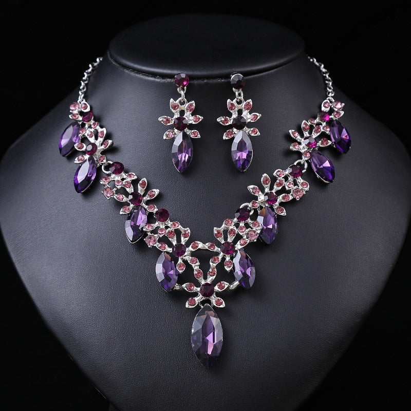 Wholesale Vintage Crystal Alloy Long Necklace Earrings Set