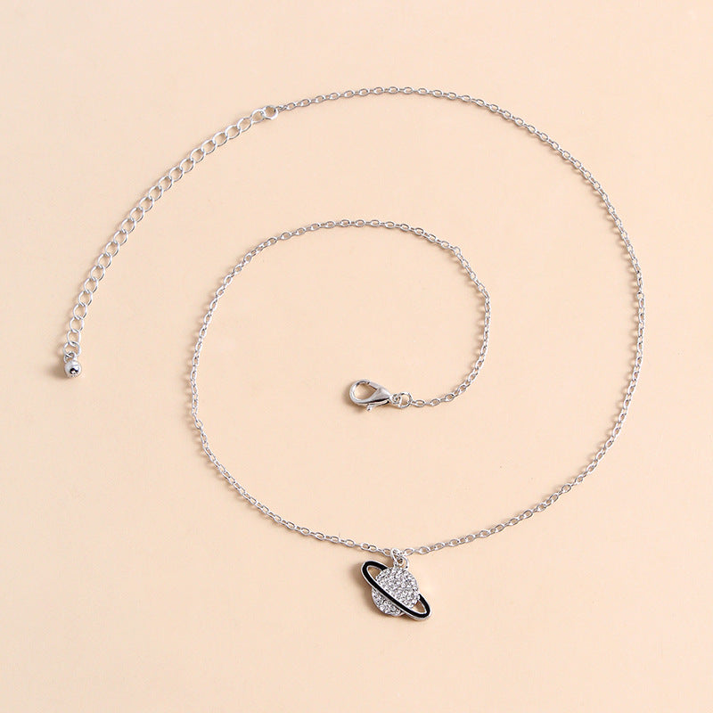 Wholesale Zinc Alloy Saturn Diamond Pendant Necklace