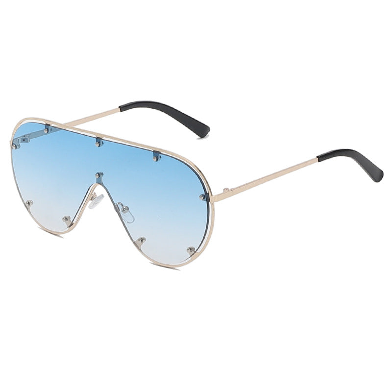 Gafas de sol para mujer con marco grande de metal PC al por mayor ahuecadas