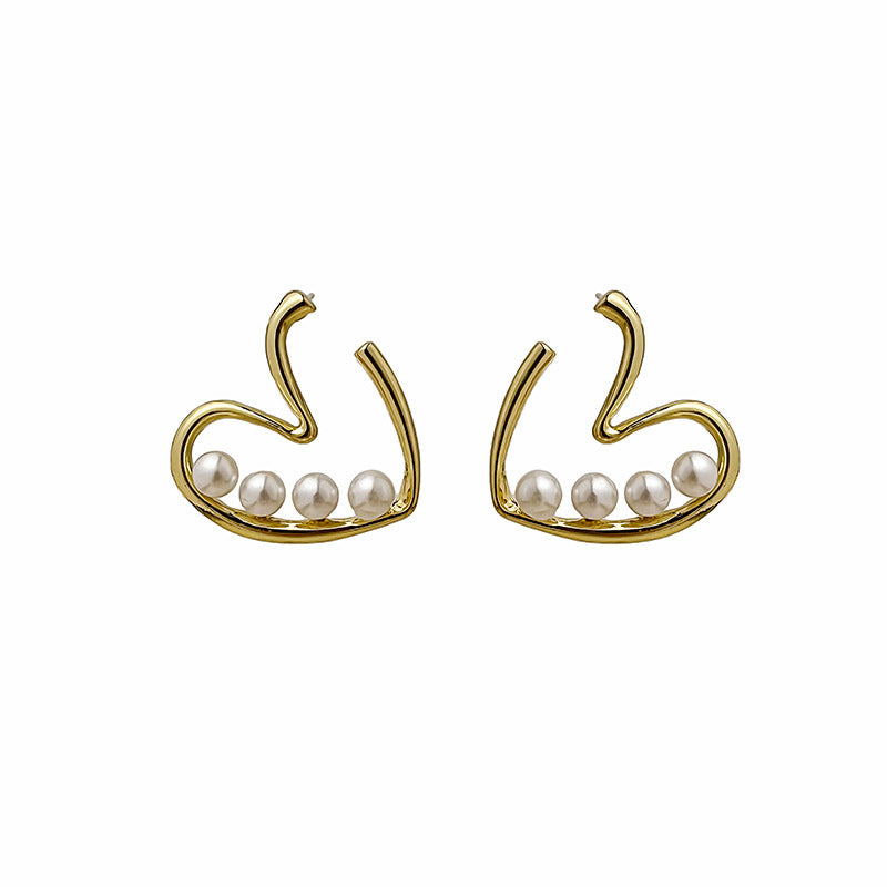 Wholesale Vintage Four Pearl Open Heart Alloy Earrings