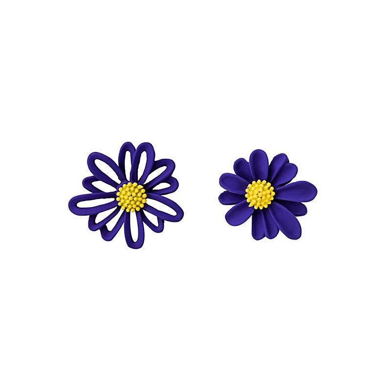Wholesale Asymmetric Daisy Flower Alloy Earrings