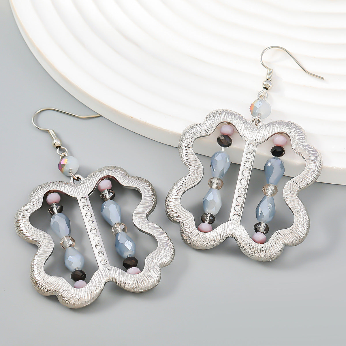 Wholesale Vintage Vertical Stripe Alloy Earrings