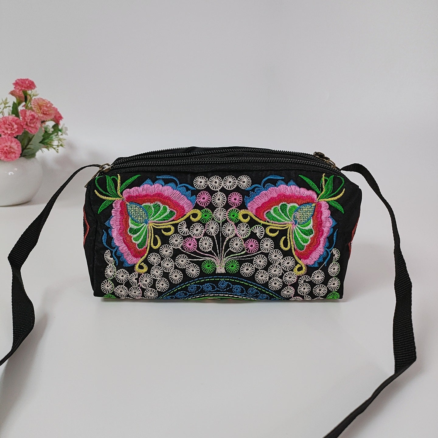 Wholesale Canvas Ethnic Style Embroidered Bags and Purses