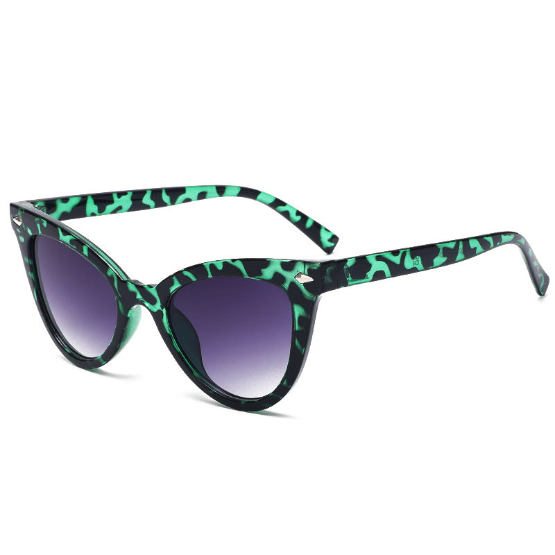 Venta al por mayor Triangle Cat's Eye PC Gafas de sol para hombres y mujeres