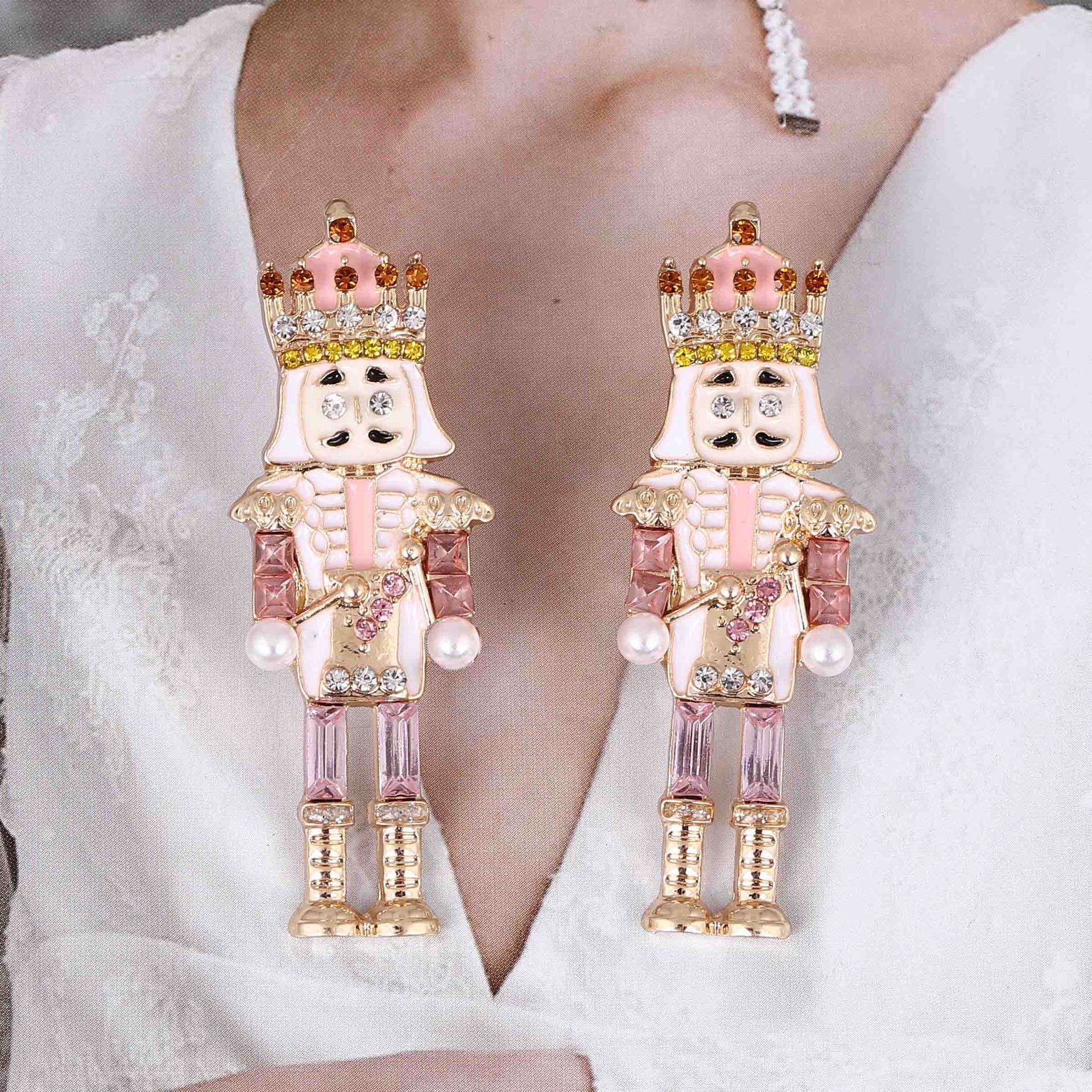 Wholesale Alloy Diamond Drip Oil Soldier Creative Earrings
