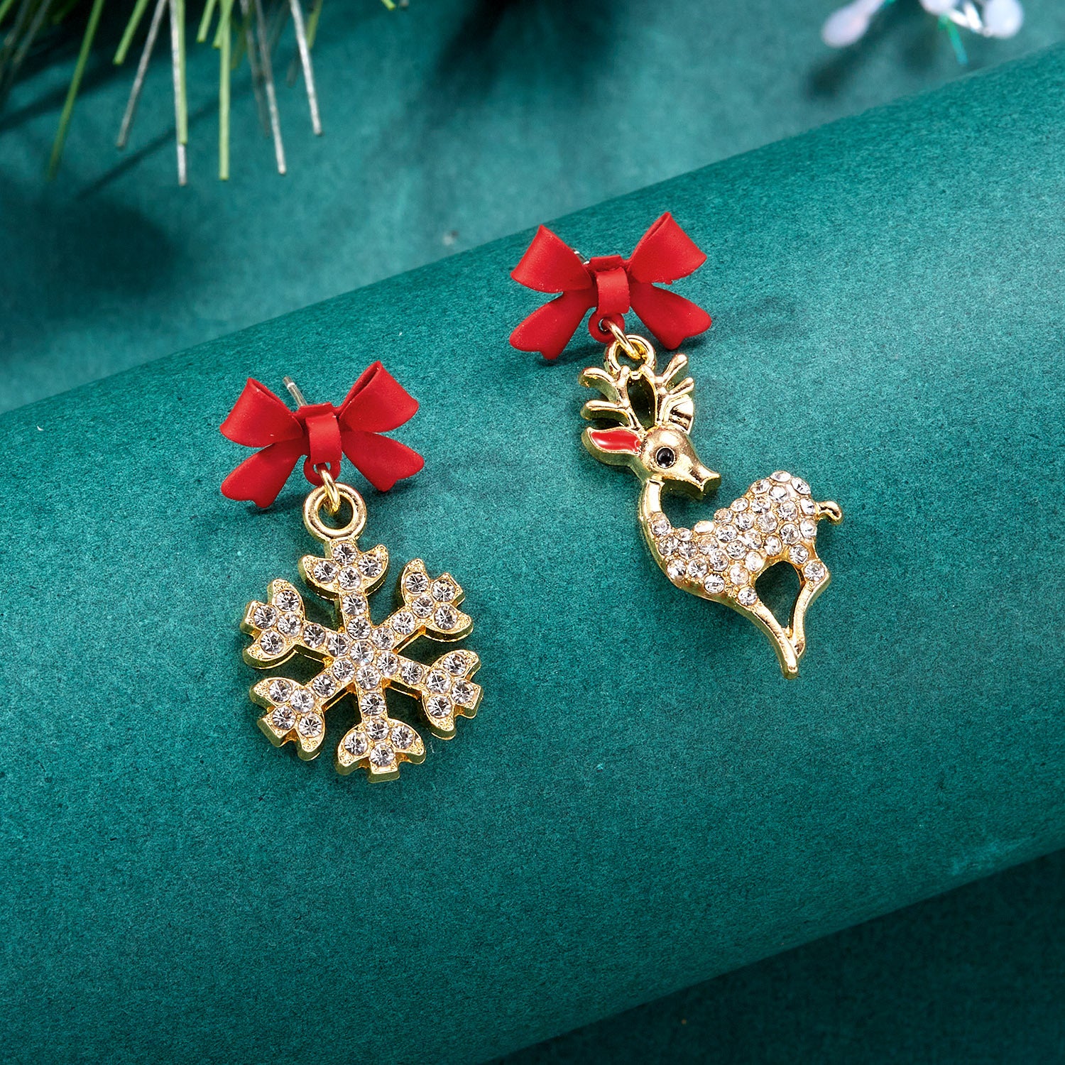Wholesale of New Christmas Tree Asymmetric Alloy Earrings