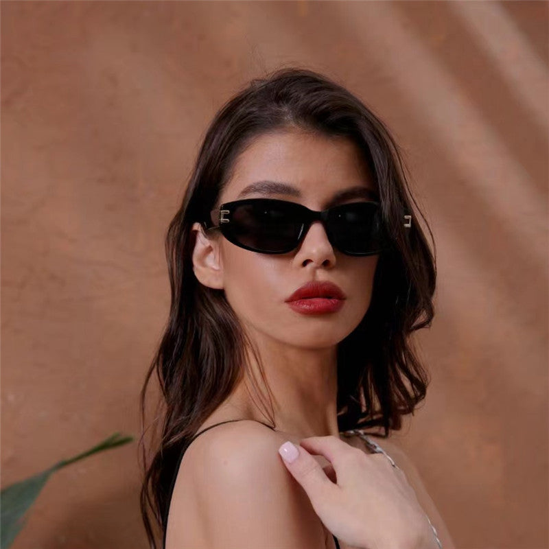 Venta al por mayor Retro Cat Eye PC Gafas de sol para mujer