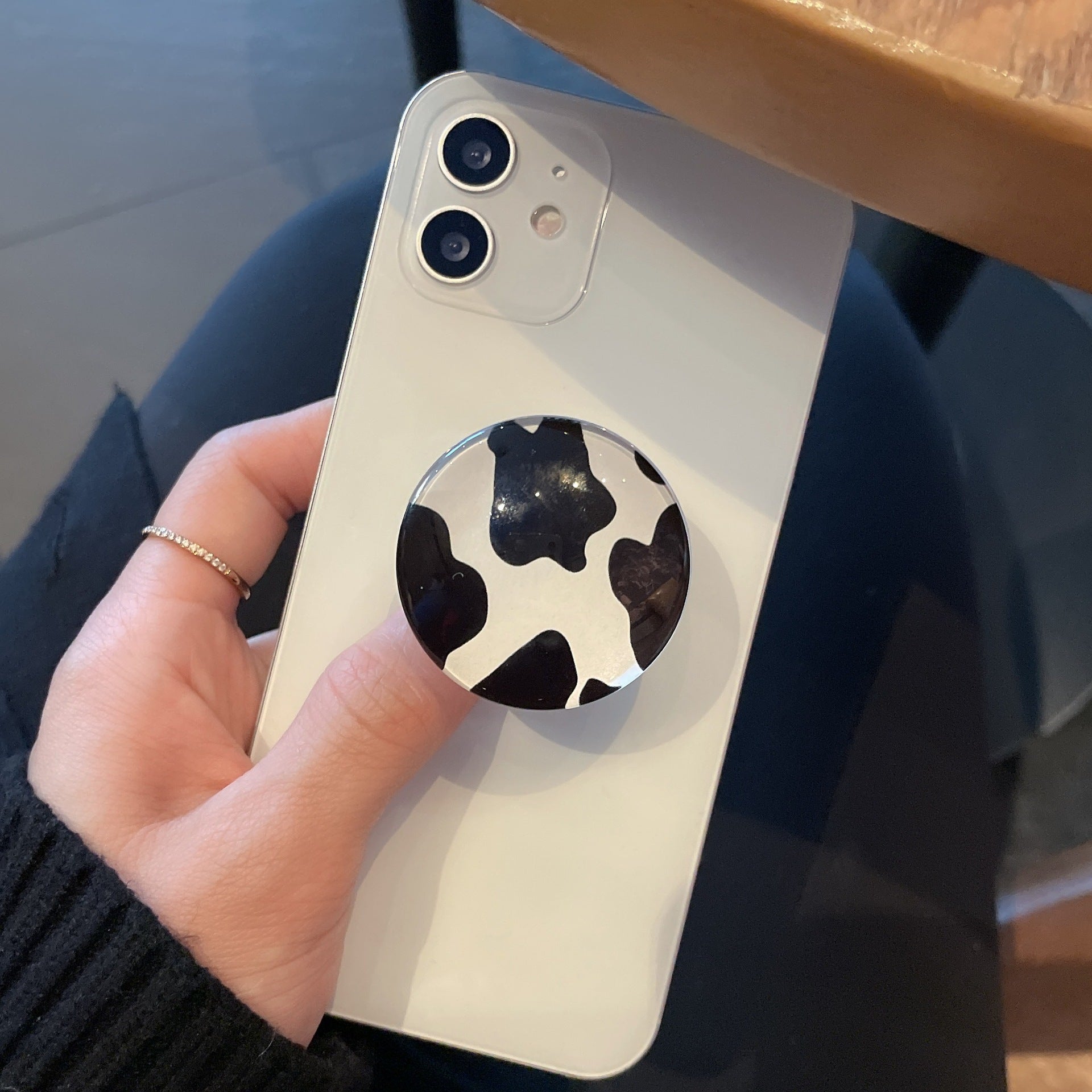 Venta al por mayor Soporte ámbar plegable de vidrio para teléfono móvil