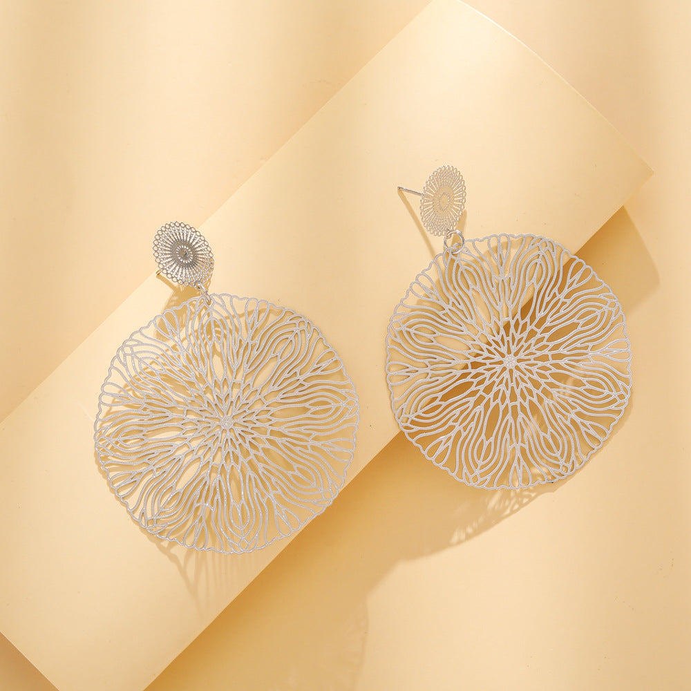Wholesale Vintage Hollow Flowers Metal Earrings