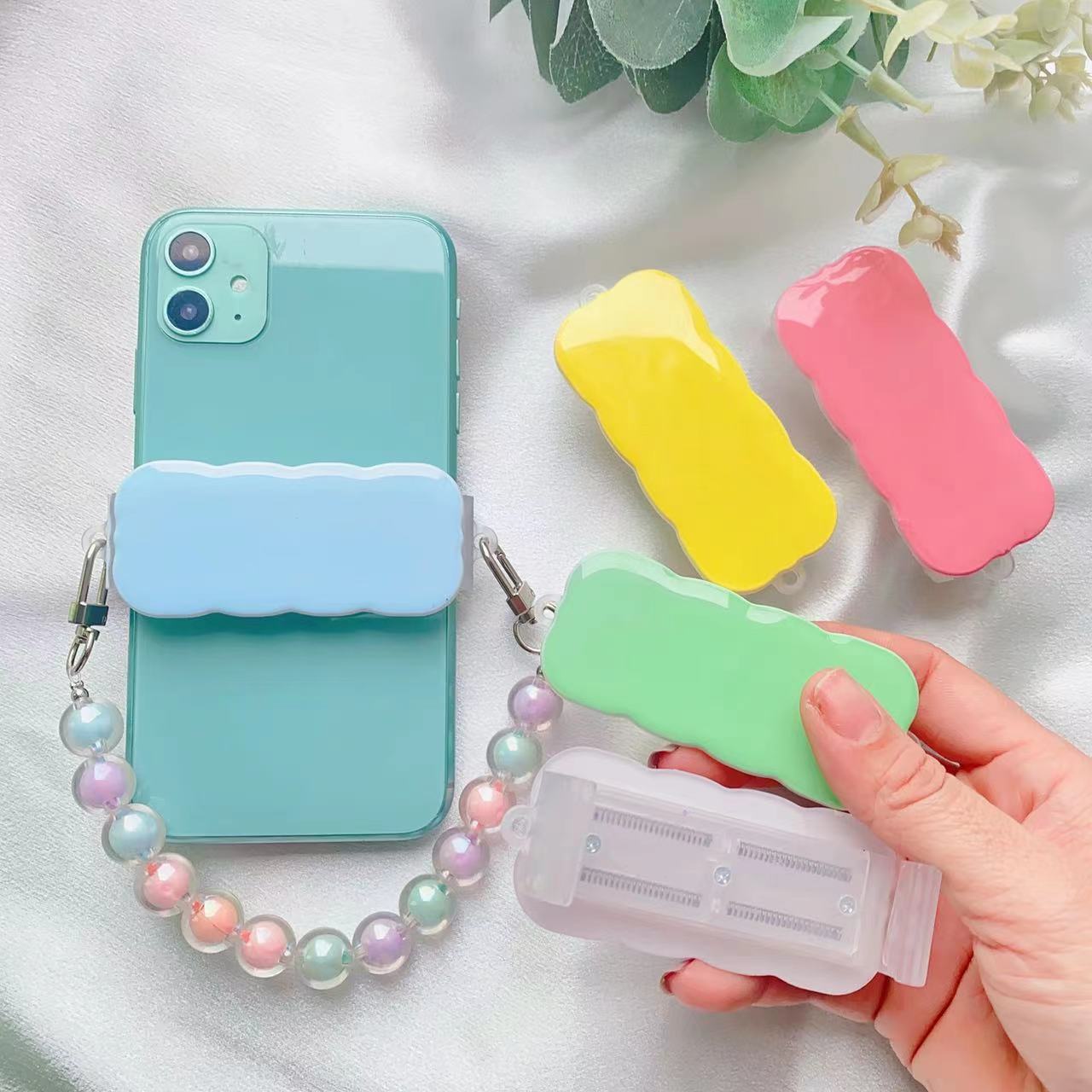 Wholesale Solid Color Epoxy Wave Edge Pearl Chain Portable Phone Holder