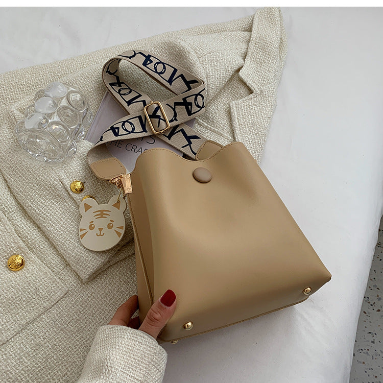 Wholesale Versatile Messenger Bag Bucket Bag OLY-SD-KK004