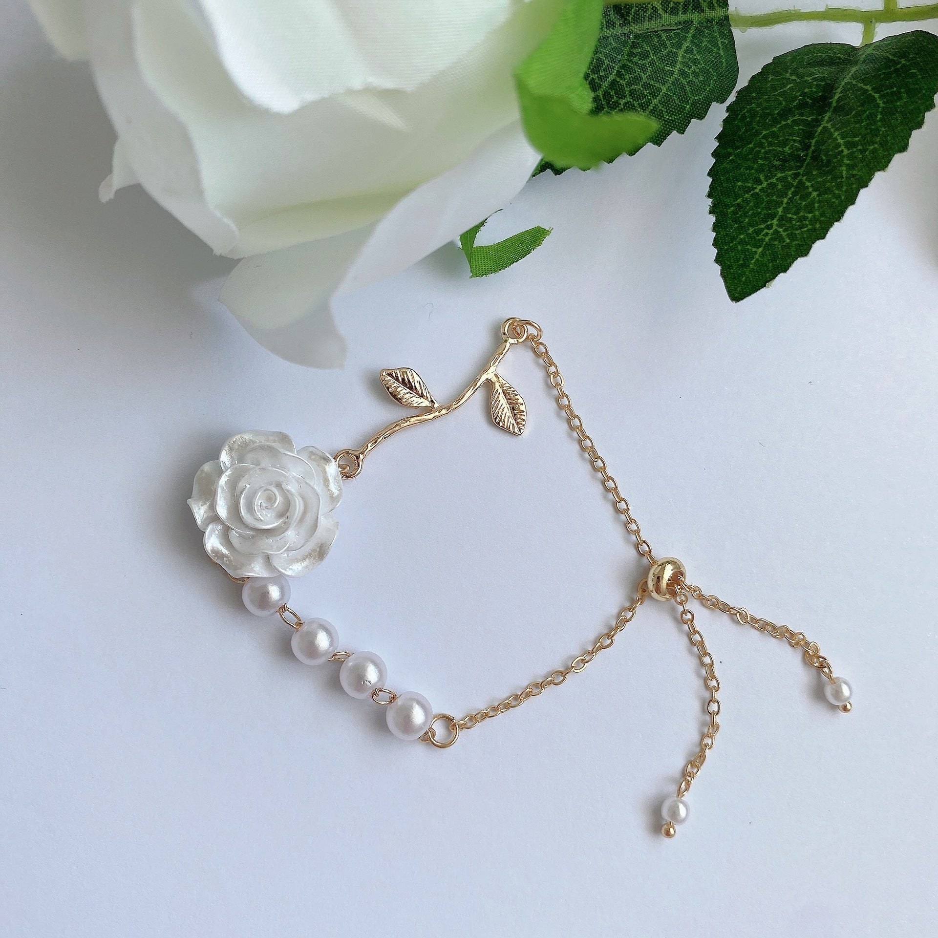 Wholesale Rose Flower Vintage Baroque Pearl Alloy Bracelet