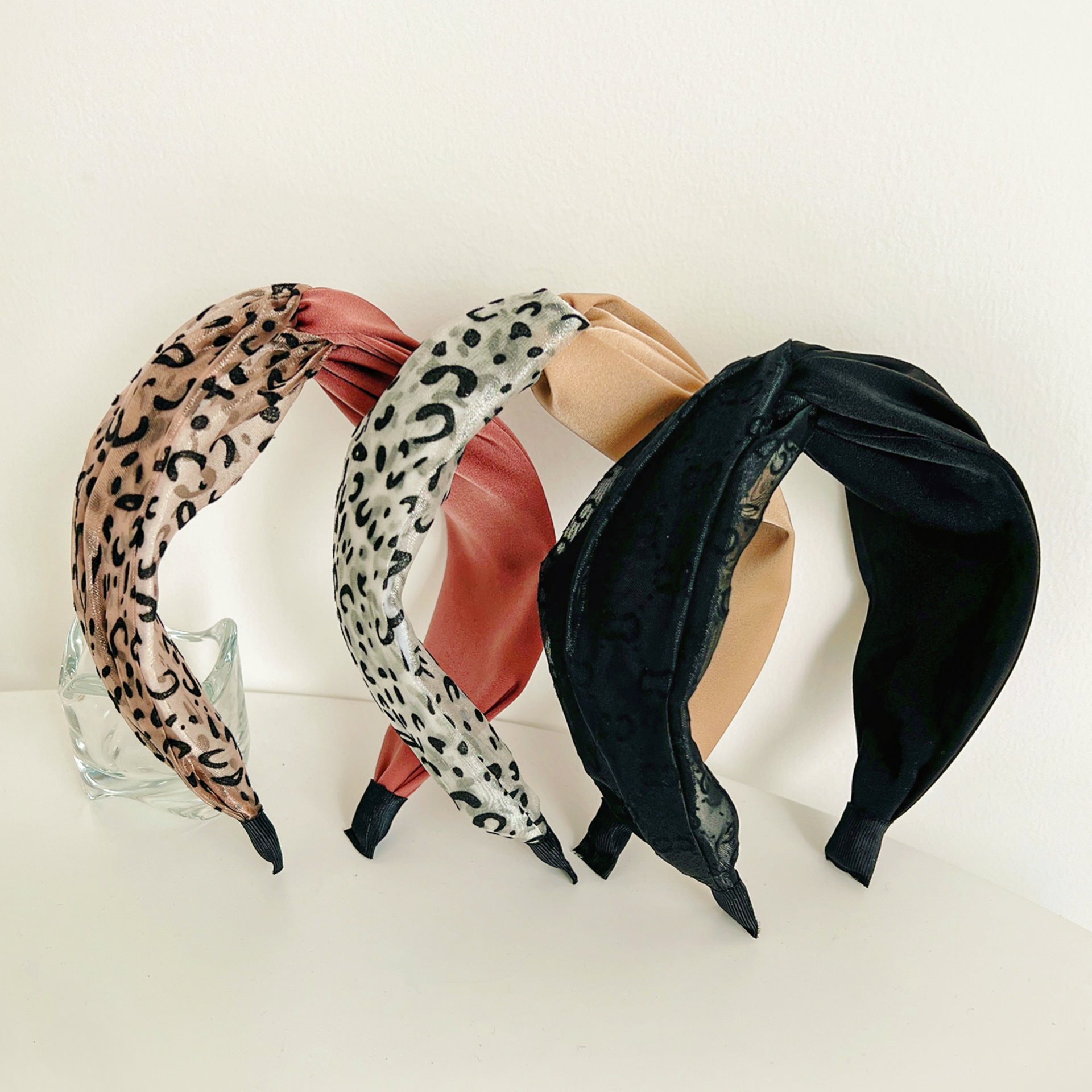 Wholesale Vintage Stitching Wide Brim Leopard Mesh Cross Headband