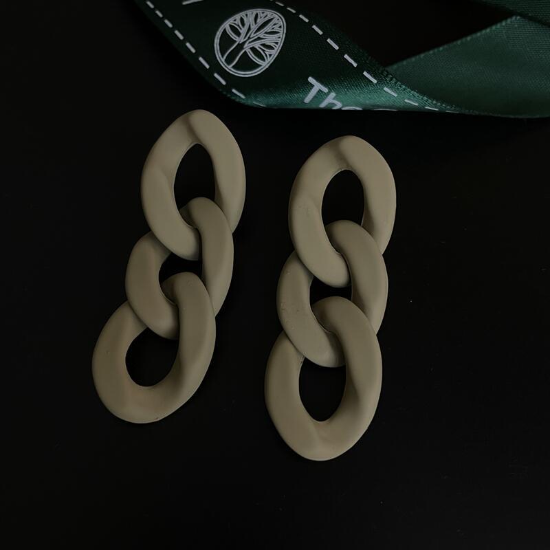 Wholesale Colorful Circle Chain Acrylic Earrings