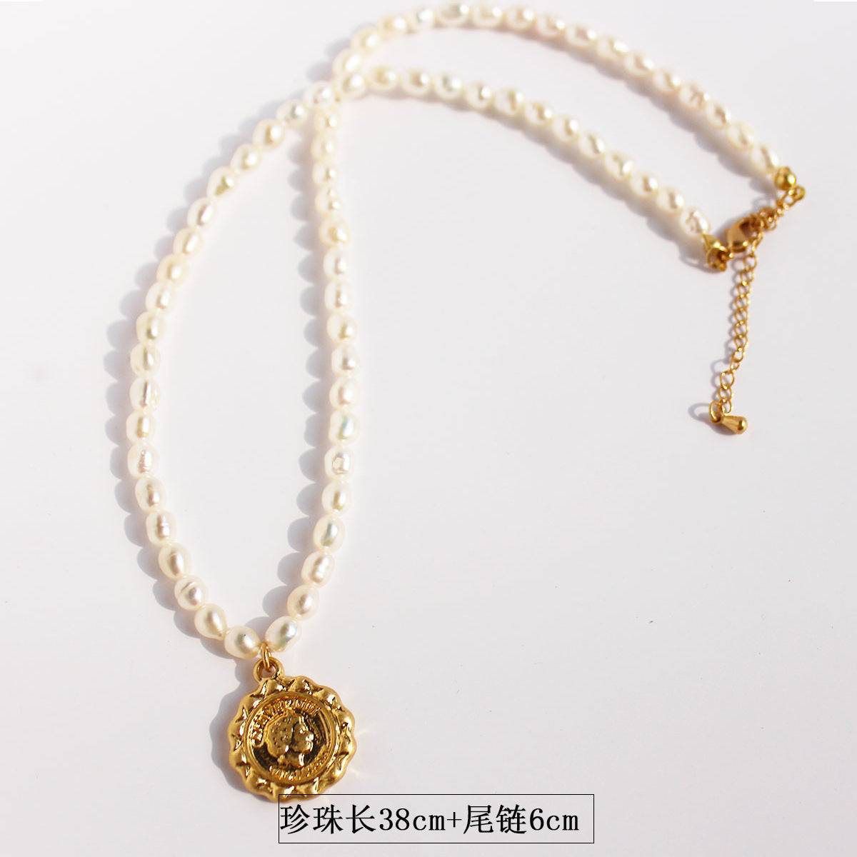 Wholesale Retro Avatar Round Card Pendant Little Angel Wings Pearl Necklace