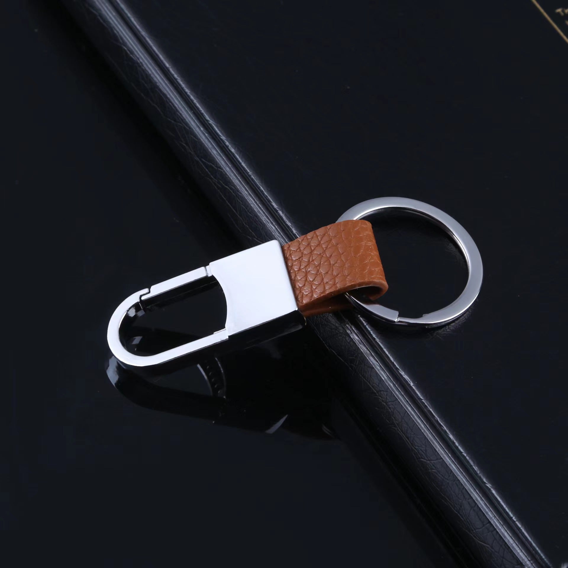 Wholesale 2pcs Men's Car Genuine Leather Keychains