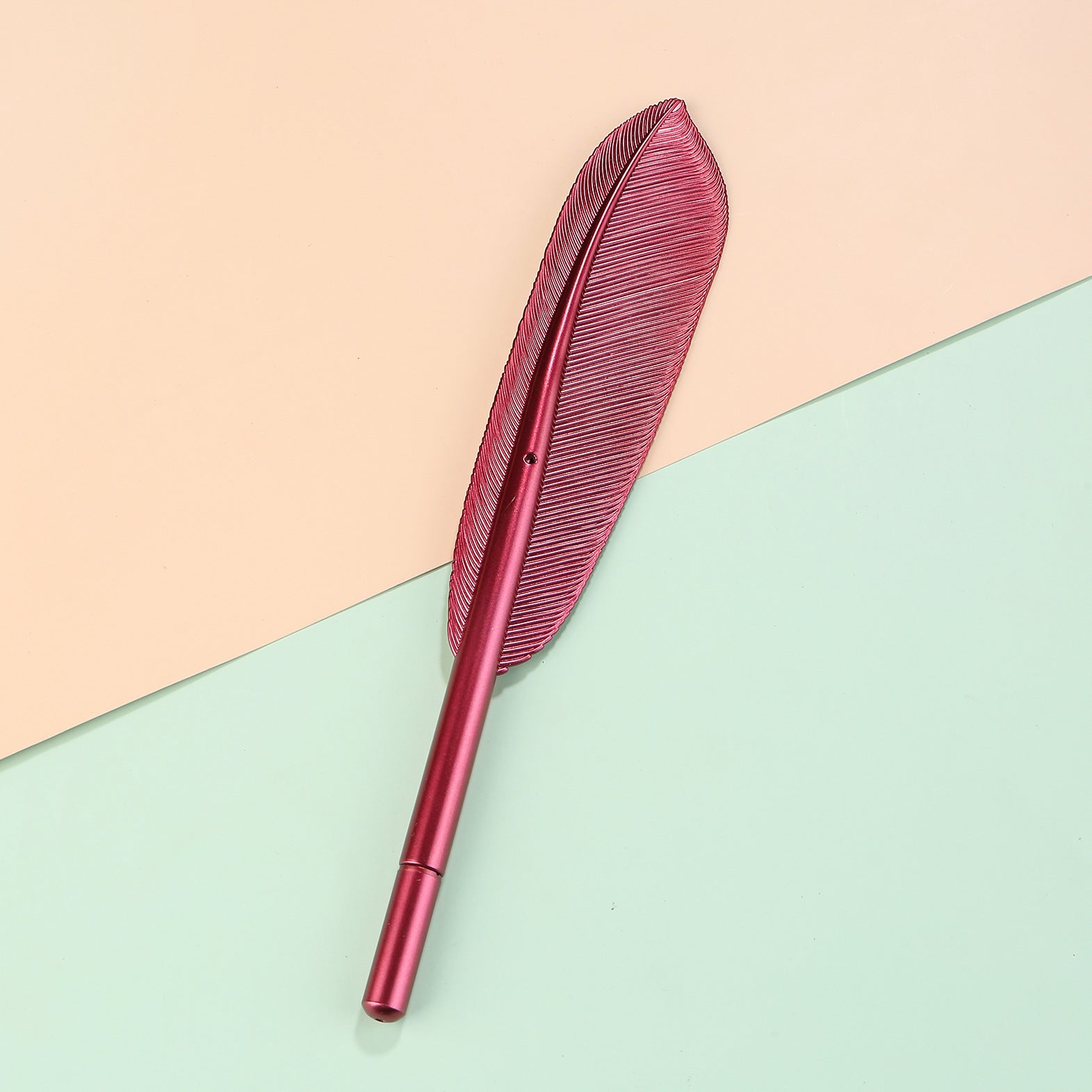 Wholesale Plastic Feather Ballpoint Pen