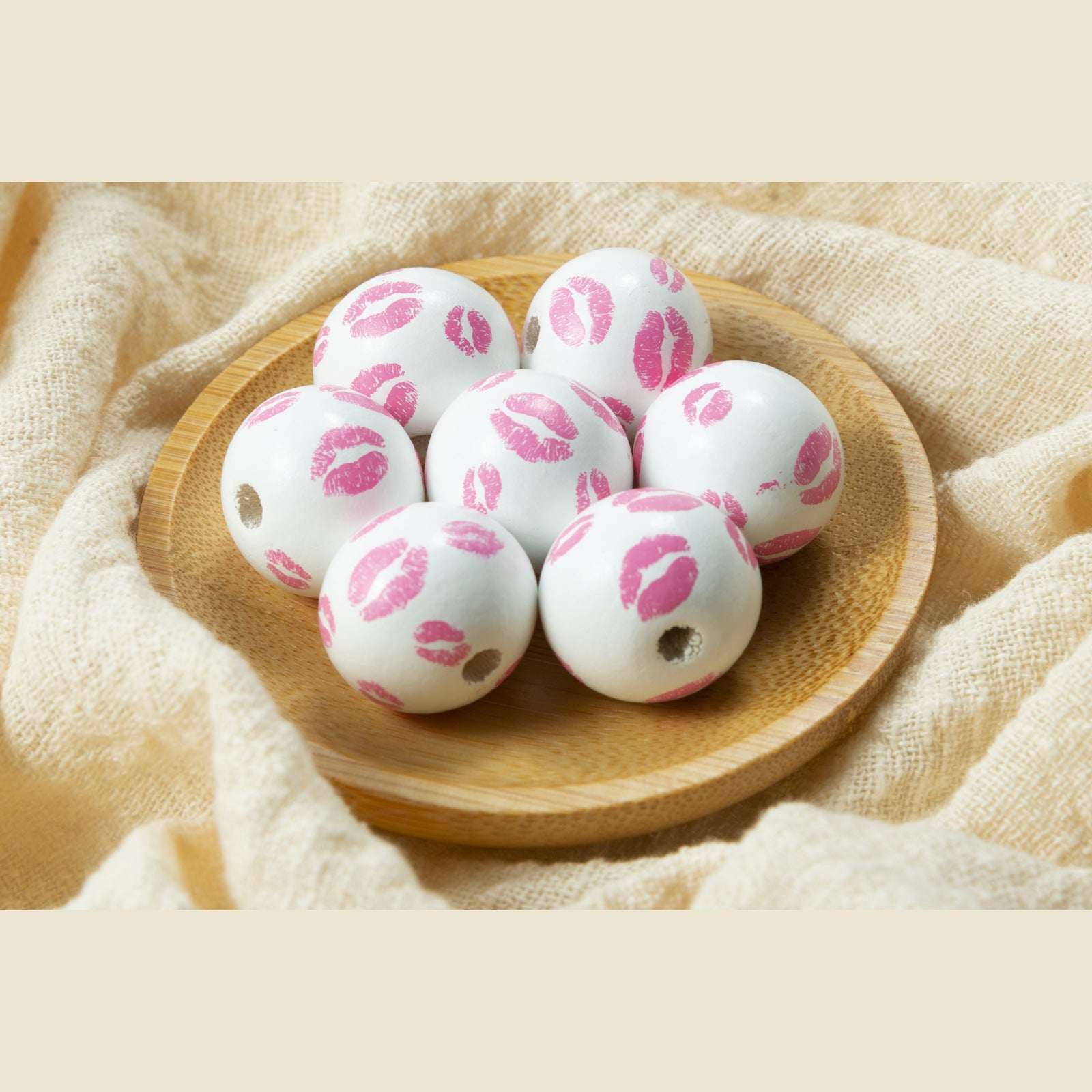 Venta al por mayor 20PCS 20MM Cuentas de madera con impresión de labios