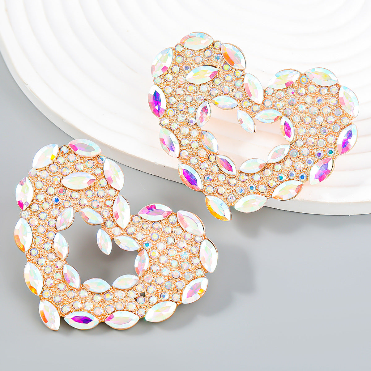 Wholesale Colored Diamond Heart Alloy Earrings