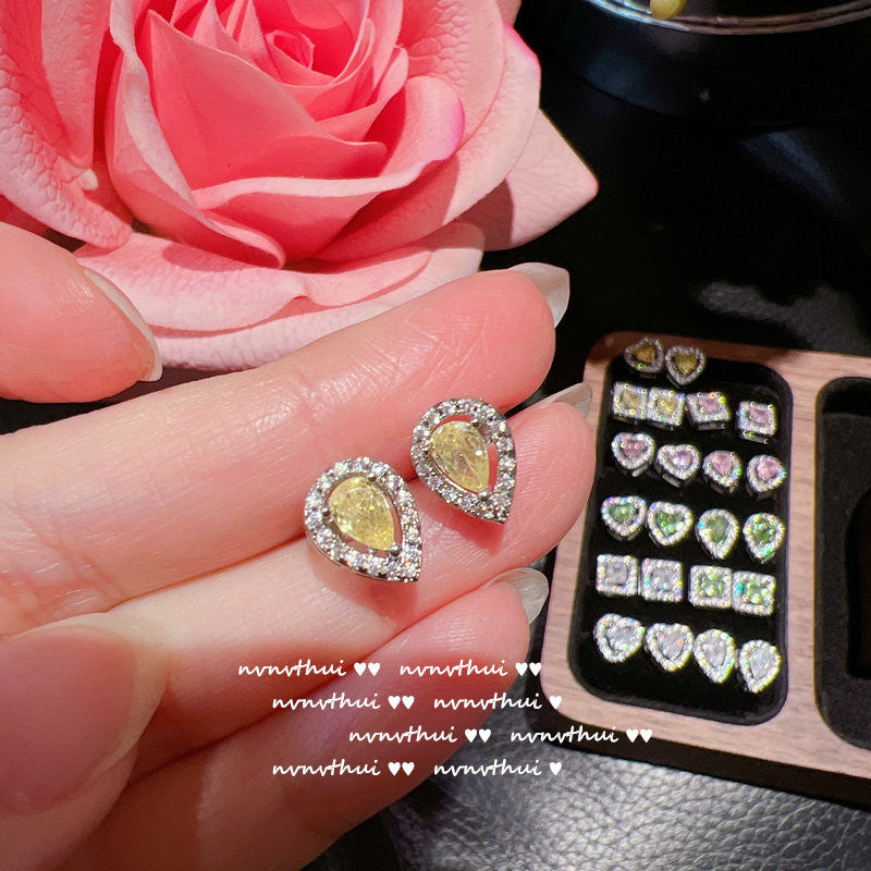Venta al por mayor Pendientes de piedras preciosas de corazón amarillo 18K Zircon
