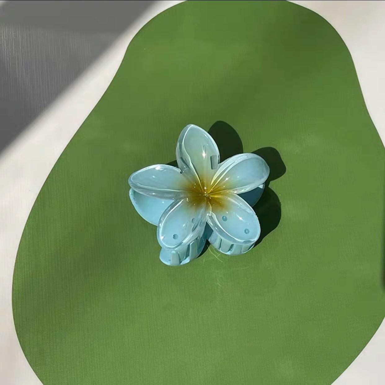 Wholesale Resin Frangipani Hair Clips