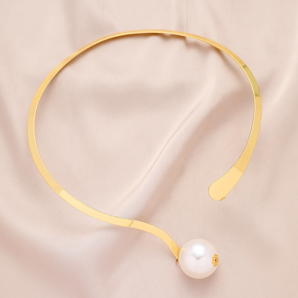 Collar de clavícula abierta de cuentas de oro pequeño de aleación al por mayor