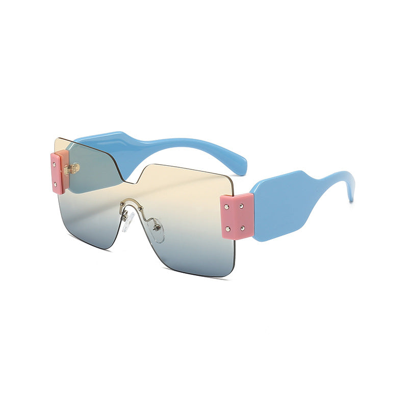 Venta al por mayor Gafas de sol para mujer con marco grande marrón PC