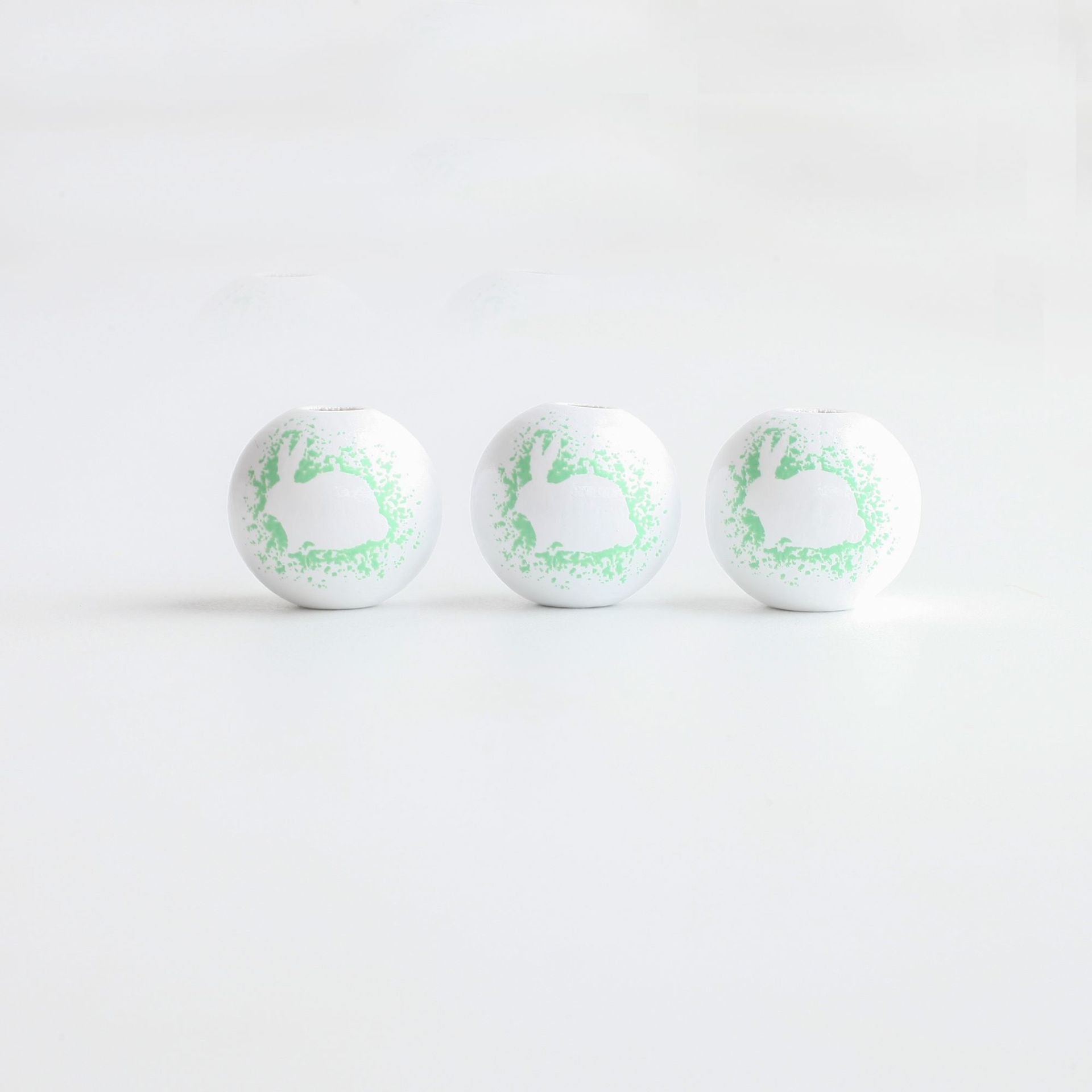 Venta al por mayor 10 piezas 16 MM cuentas de madera de conejito colorido de Pascua