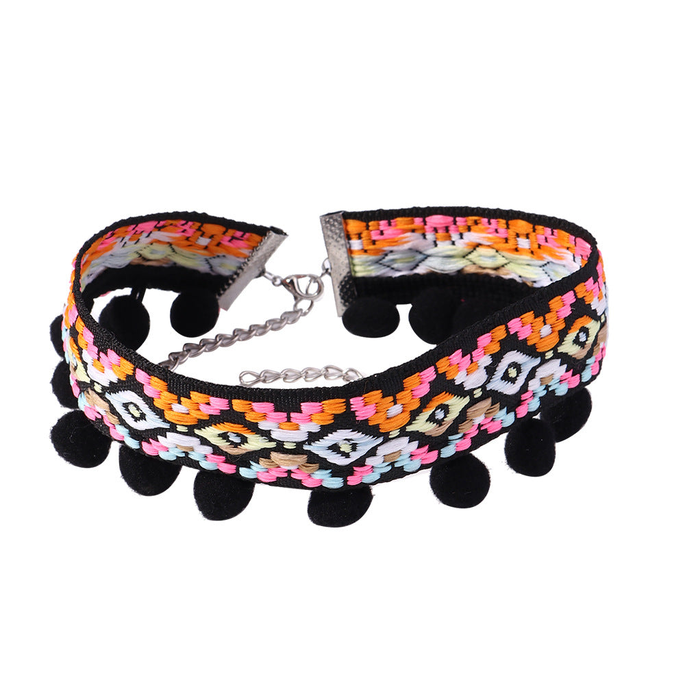 Venta al por mayor Collar de pompones de borla bohemia de tela