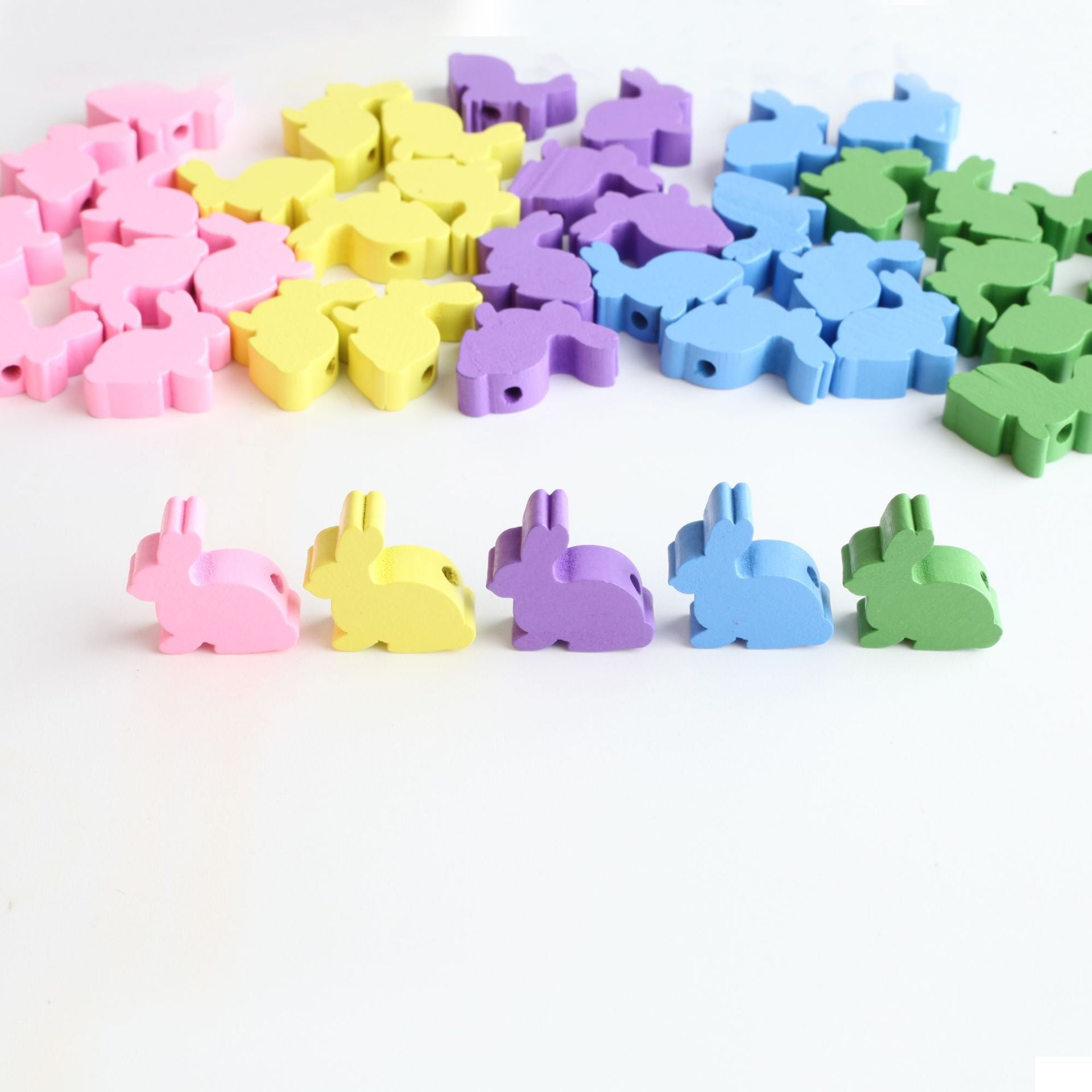 Venta al por mayor 24*25*8mm 10 Uds cuentas de madera de conejito de Pascua