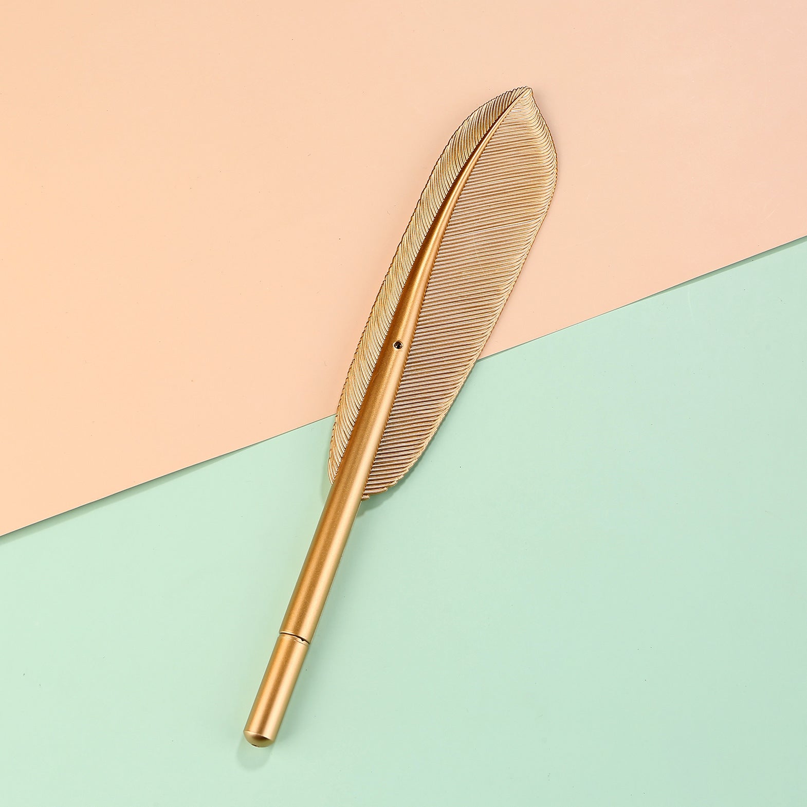 Wholesale Plastic Feather Ballpoint Pen