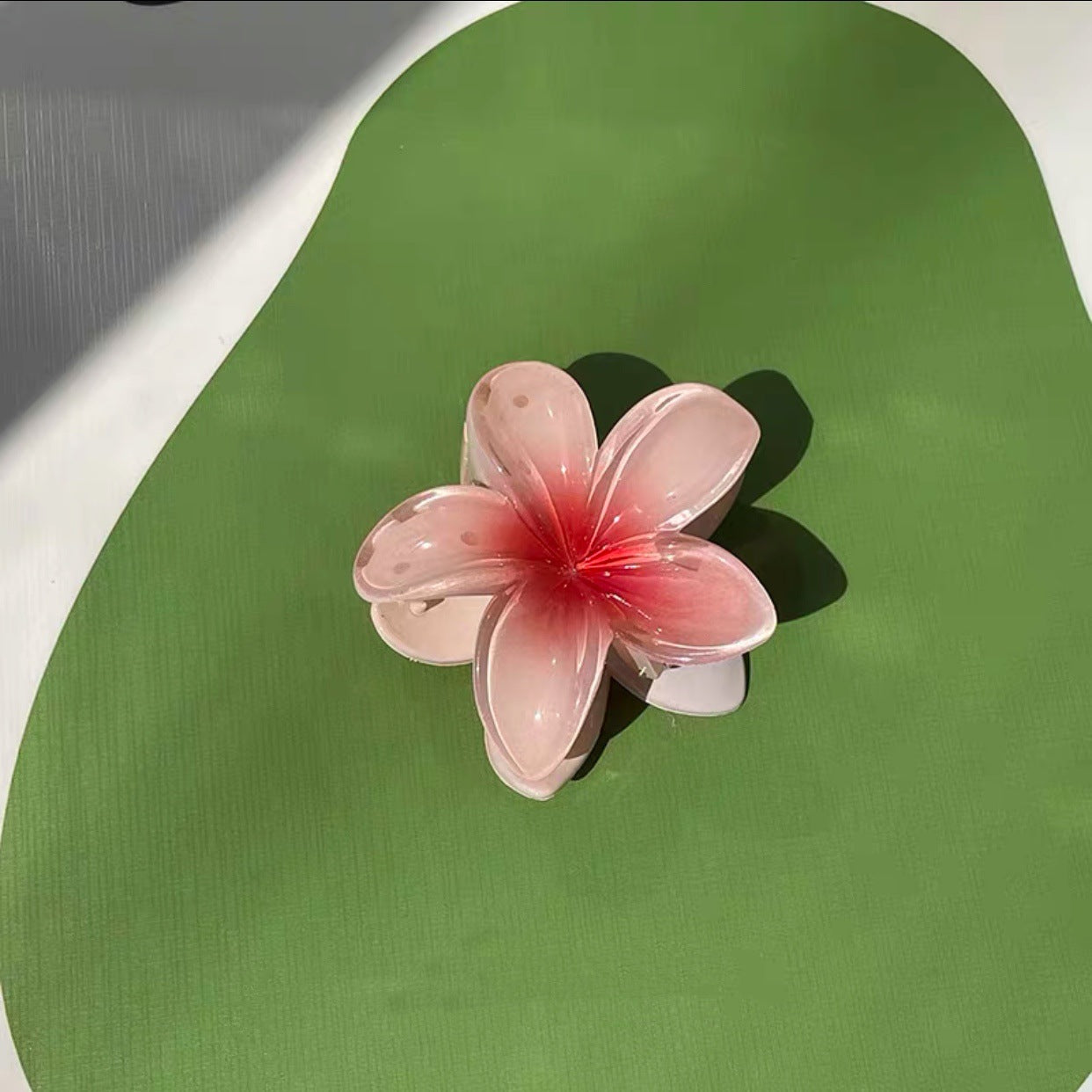 Wholesale Resin Frangipani Hair Clips