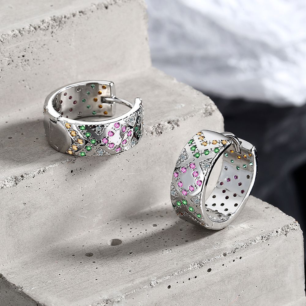 Venta al por mayor Zirconia Diamond Color Matching Stripe Pendientes de cobre