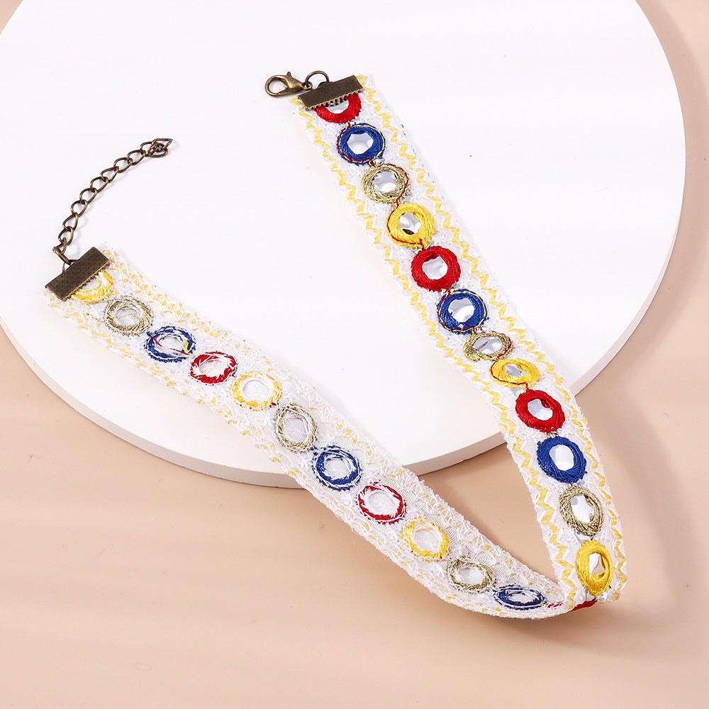 Venta al por mayor Collar de pompones de borla bohemia de tela