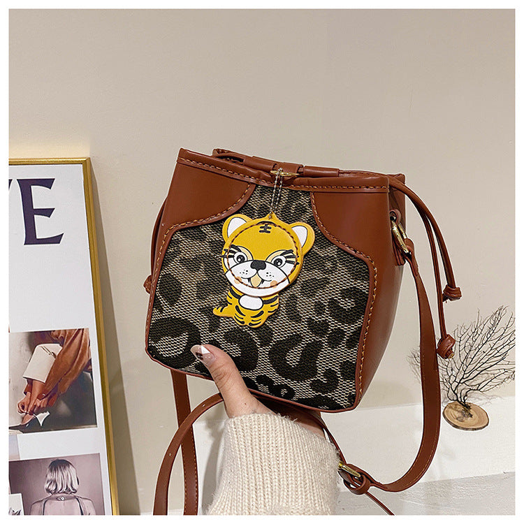 Venta al por mayor PU Tiger Bag Bucket Bag hecho a mano Diy Material Bag