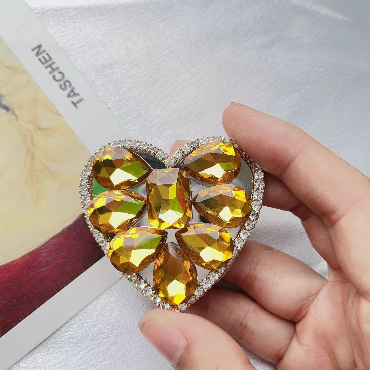 Wholesale Electroplated Heart-shaped Glass Mobile Phone Holders