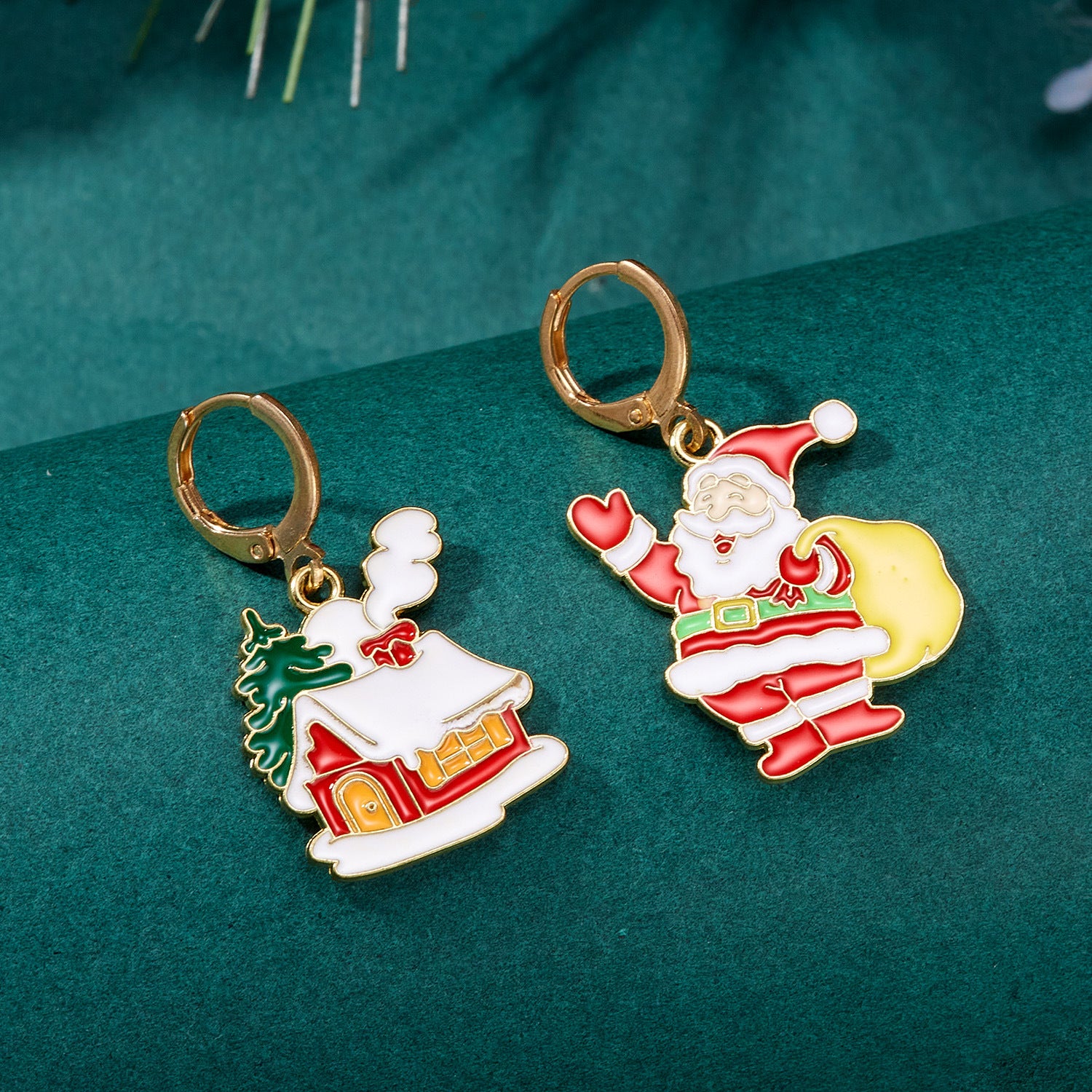 Wholesale of New Christmas Tree Asymmetric Alloy Earrings