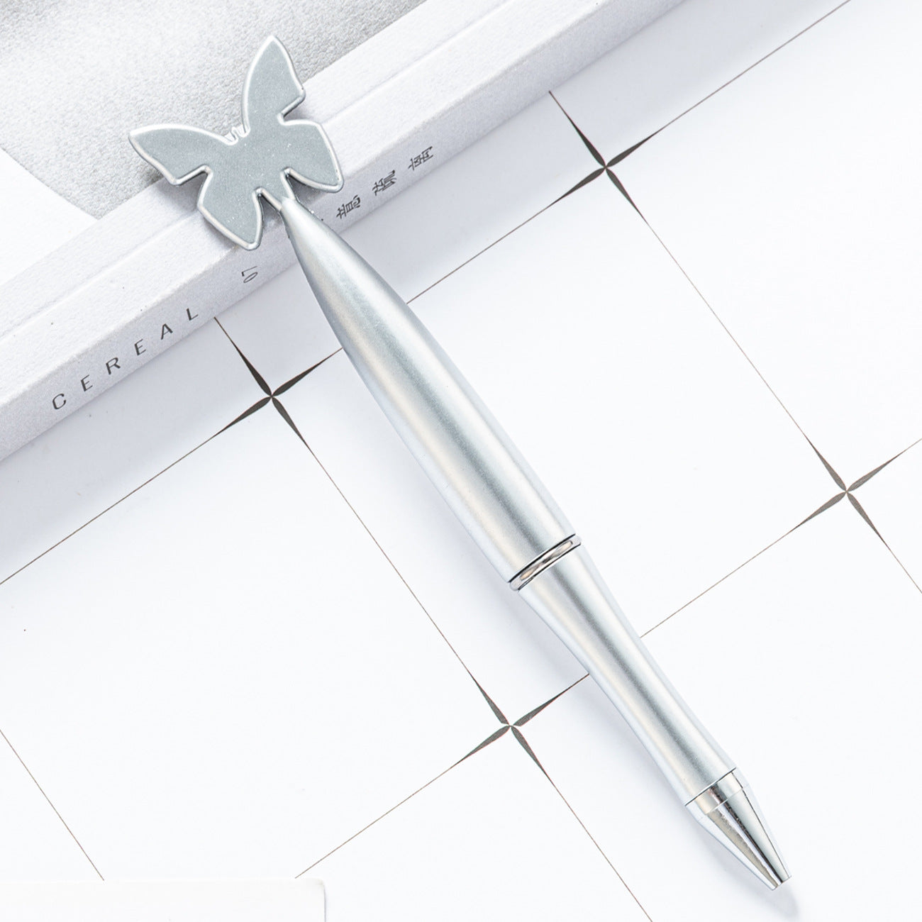 Bolicón de bolígrafo multicolor de dibujos animados de plástico al por mayor