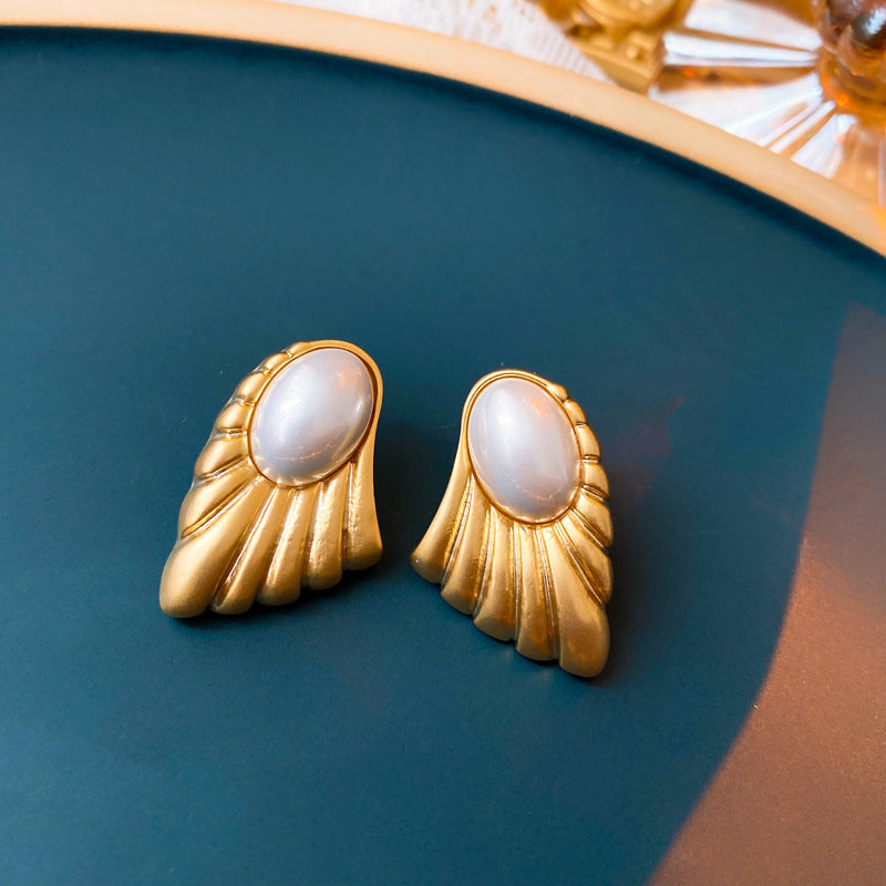 Wholesale Real Gold Plated Silver Needle Vintage Earrings Imitation Pearl