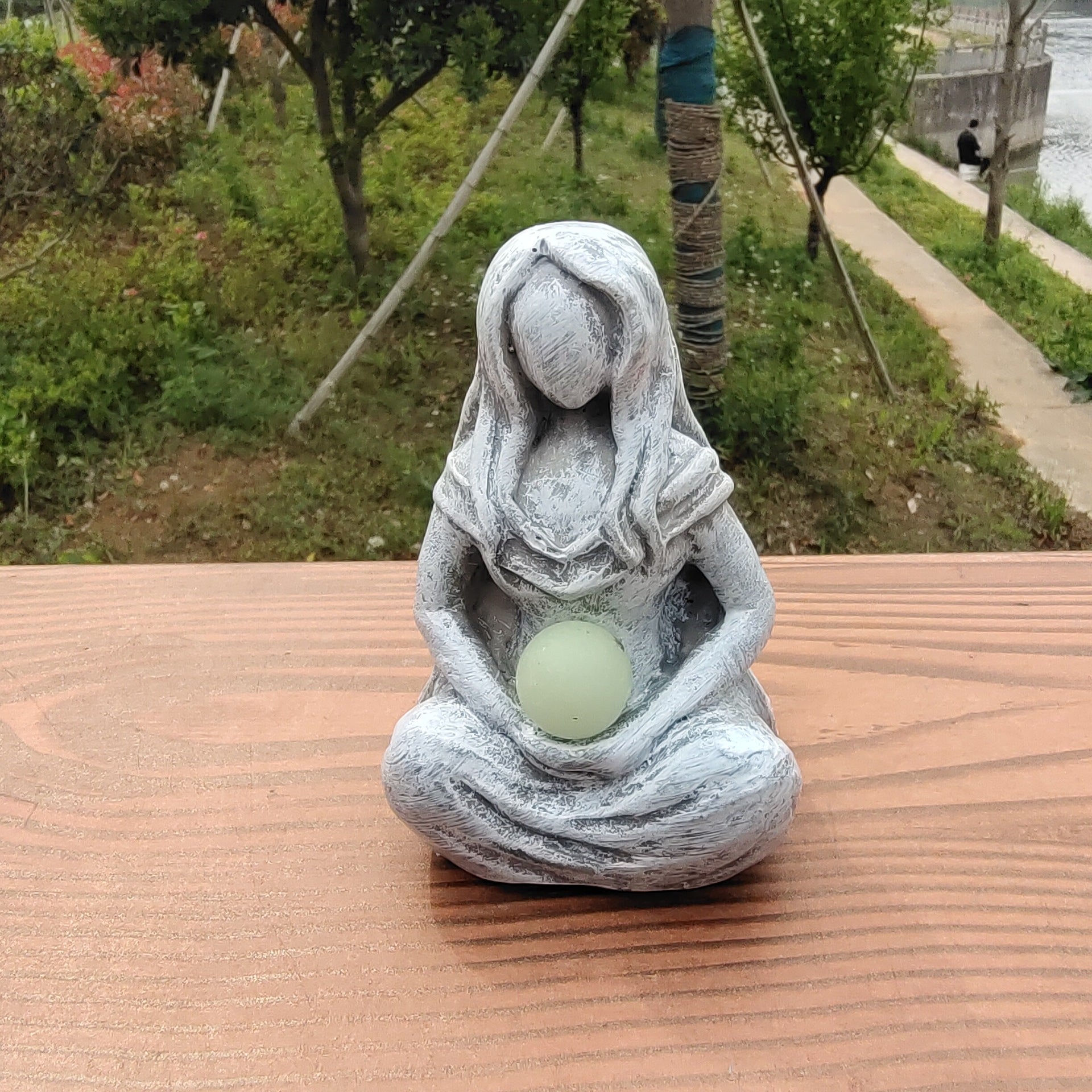 Wholesale Resin Statue Moon Goddess Mother Earth Ornament