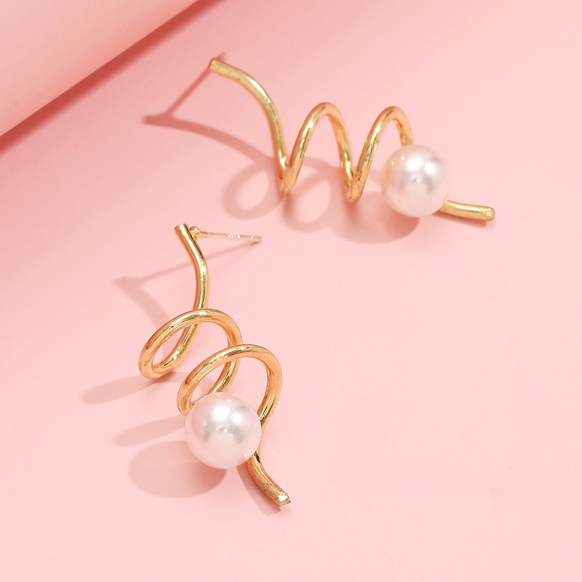 Wholesale Simple Line Imitation Pearl Spiral Metal Earrings