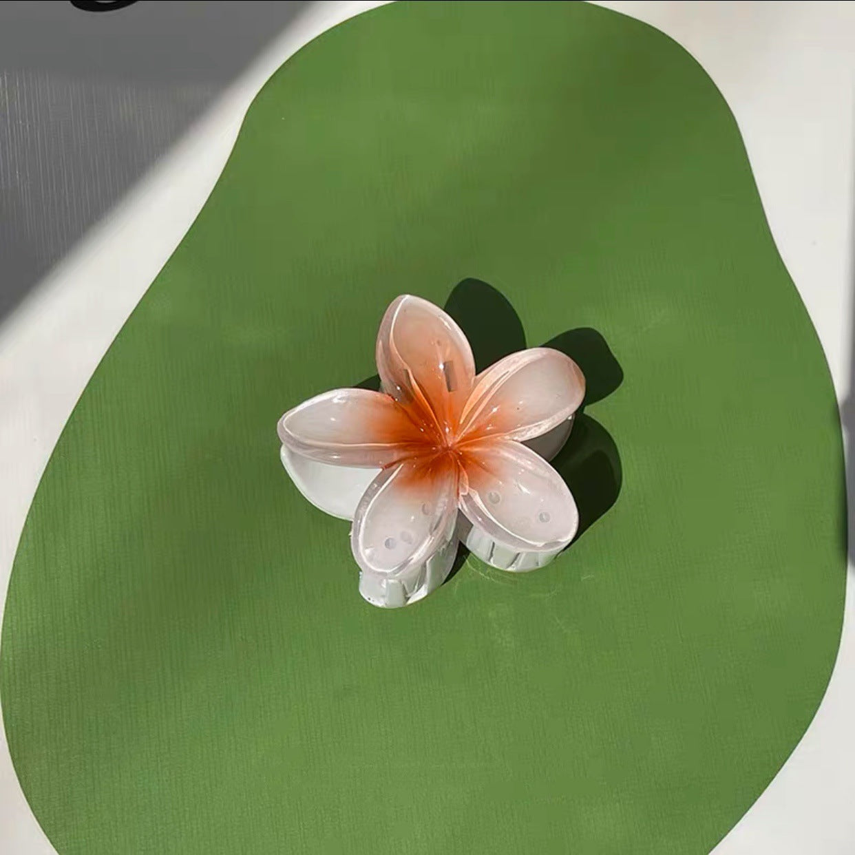 Wholesale Resin Frangipani Hair Clips