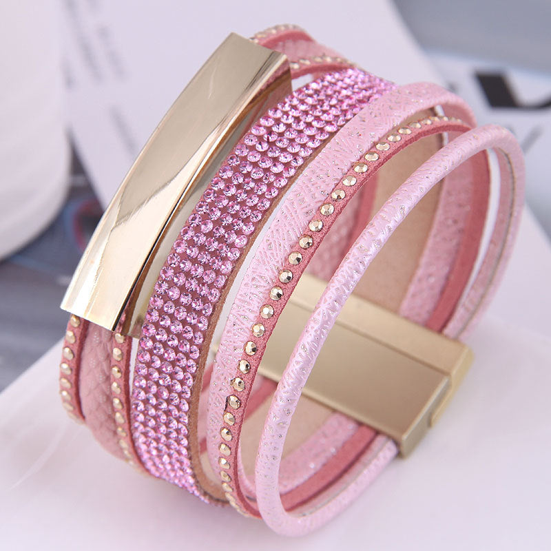 Venta al por mayor Pulsera de aleación de imán de cuero con tachuelas de diamantes