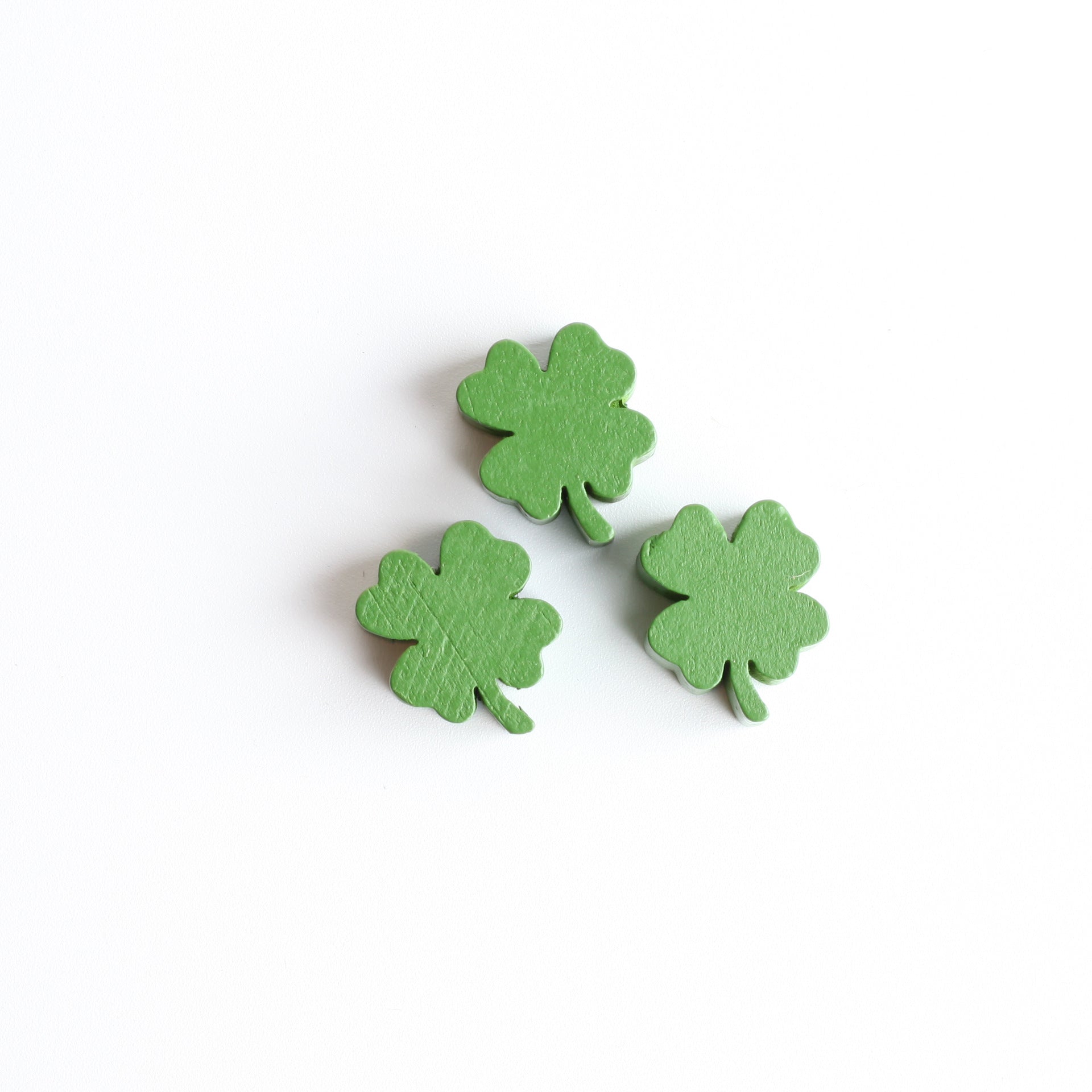 Cuentas de madera de 2CM para el día de San Patricio, 10 Uds., venta al por mayor