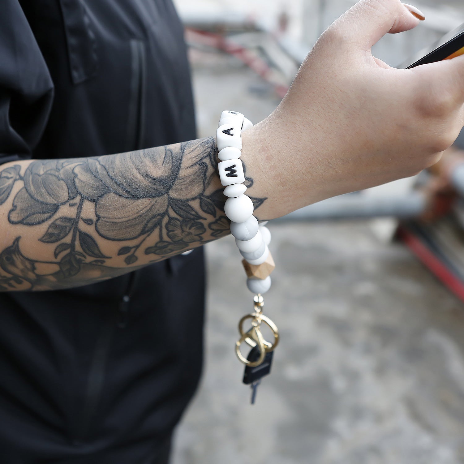 Wholesale Handmade Beaded MAMA Silicone Wrist Key Chain