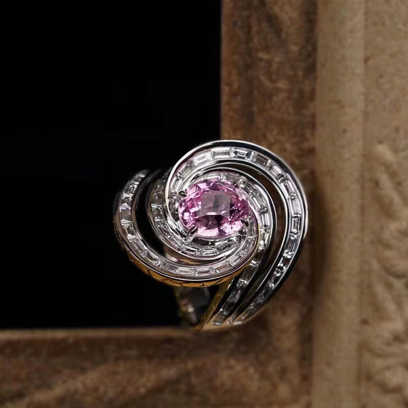 Venta al por mayor Anillos de cobre chapados en rodio con rotación de circonio