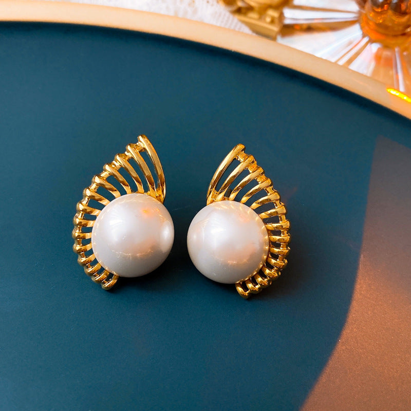 Wholesale Real Gold Plated Silver Needle Vintage Earrings Imitation Pearl