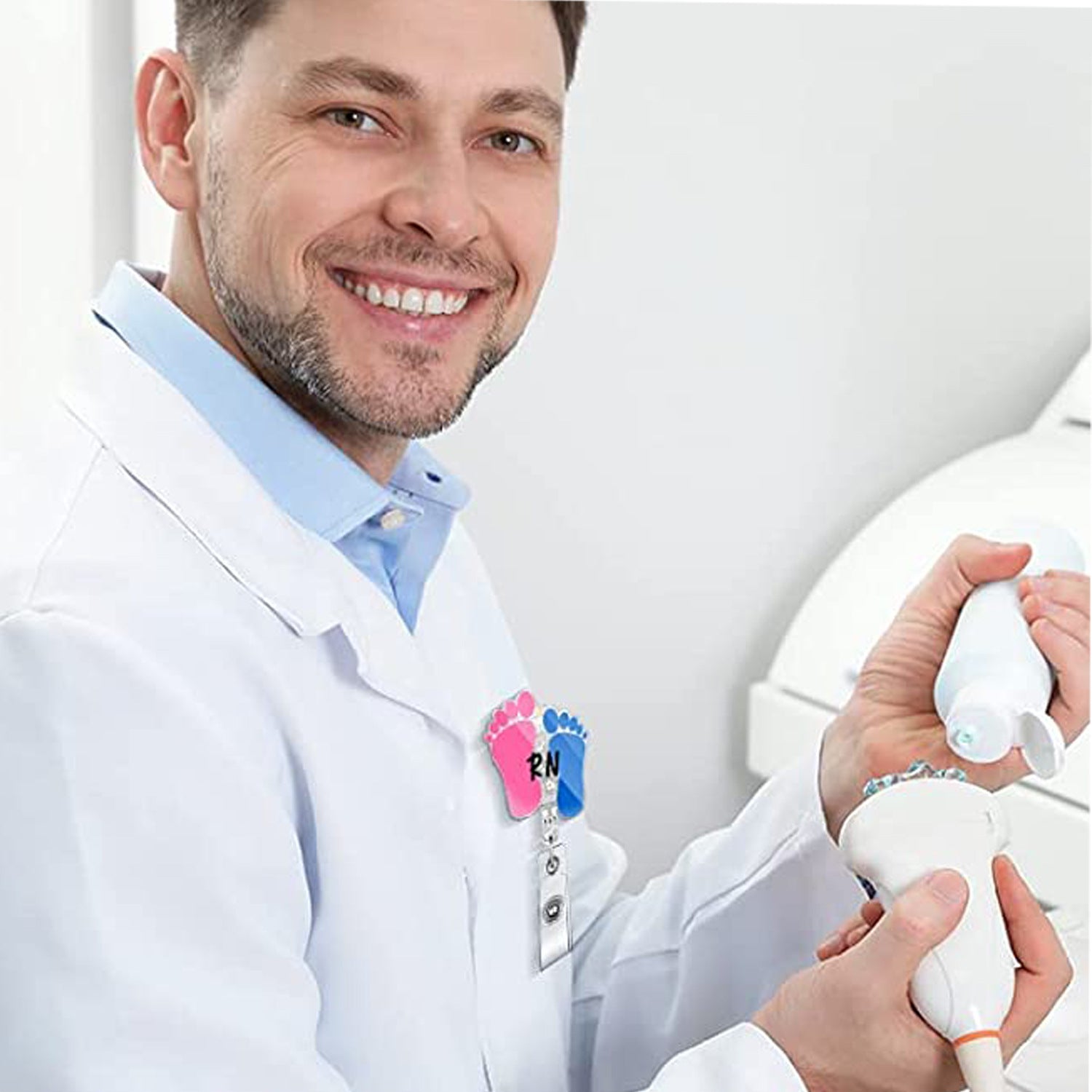 Wholesale Acrylic Nurse Doctor Retractable Keychain