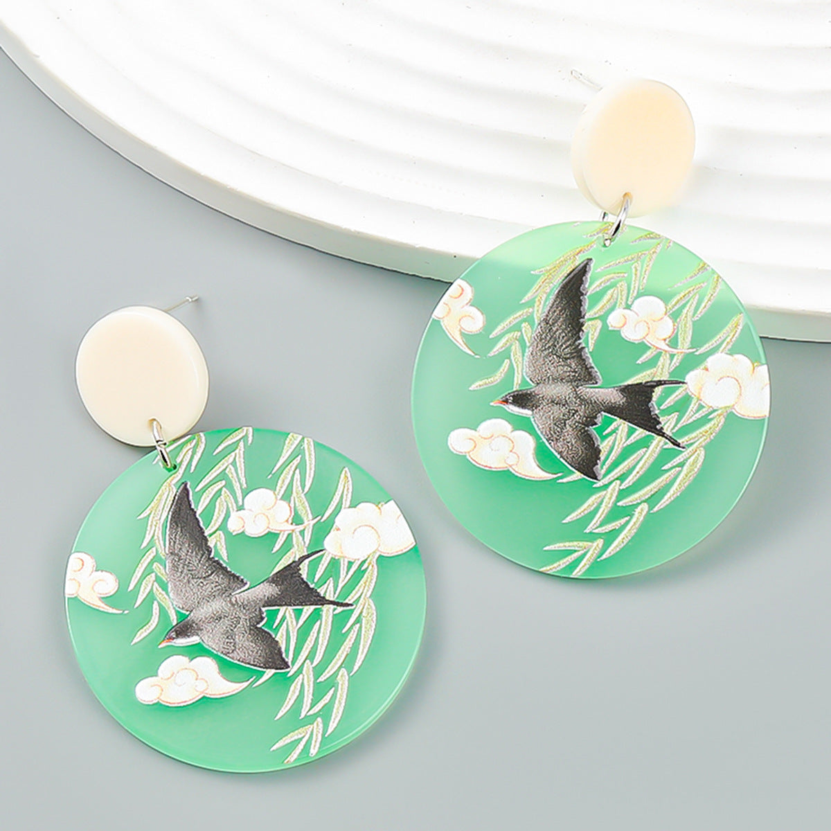 Venta al por mayor Pendientes redondos de aleación de placa de ácido acético