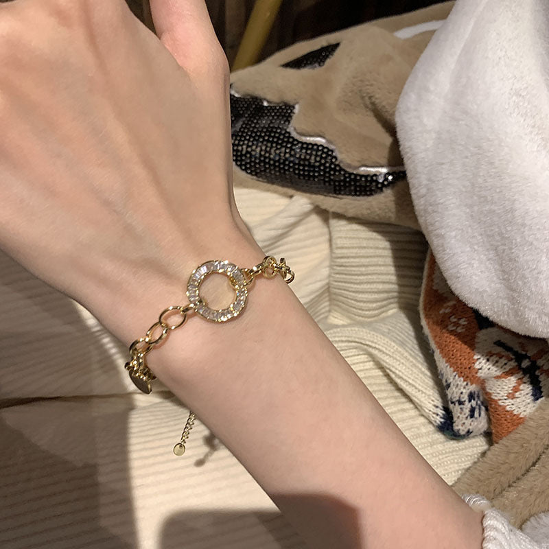 Wholesale Zircon Circle Medal Alloy Bracelet